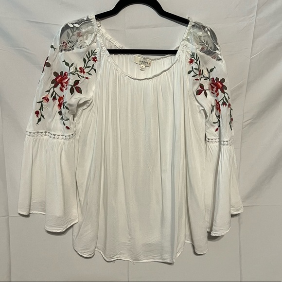 SOLD*** XL Boho Peasant Embroidered Bell Sleeve Poet Blouse - Picture 8 of 12